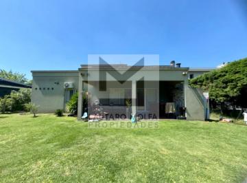 Casa · 220m² · 5 Ambientes · 2 Cocheras · Alquiler Casa Barrio Cerrado Altos del Sol Ituzaingó Norte
