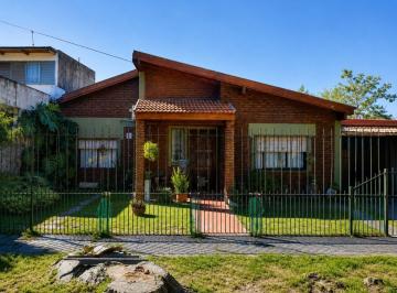 Casa · 120m² · 3 Ambientes · 1 Cochera · Venta Casa de 3 Ambientes en Berazategui