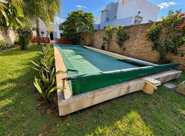 Casa · 125m² · 2 Ambientes · 2 Cocheras · Venta Casa Coch Doble Lote 866x50 Piscina Bernal