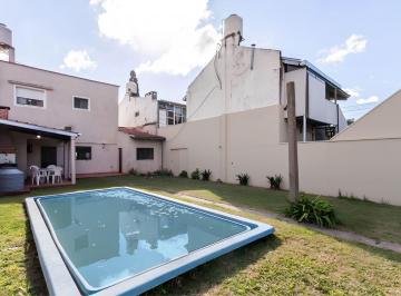 Casa · 180m² · 4 Ambientes · Venta Casa 3 Amb Patio Pileta Quincho Garage