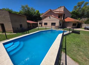 Quinta vacacional · 365m² · 4 Dormitorios · 3 Cocheras · Venta Quinta Francisco Alvarez Moreno