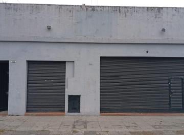 PH · 150m² · 2 Ambientes · Venta 2 PH + 2 Locales Banfield 253 m² de Terreno