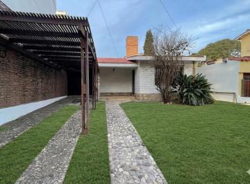 Casa · 267m² · 8 Ambientes · 1 Cochera · Casa a La Venta en Barrio Parque Capital
