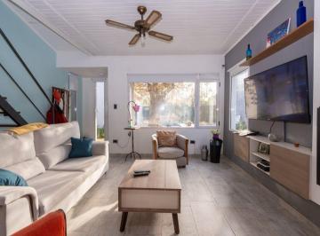 Casa · 160m² · 4 Ambientes · 1 Cochera · Casa Venta Villa Elisa 3 Dorm. Pileta