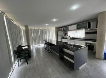 Casa · 243m² · 4 Ambientes · 1 Cochera · Alquiler de Casa 4 Amb con Pileta - Gral Rodriguez