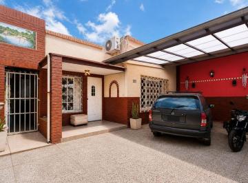 Casa · 100m² · 4 Ambientes · 2 Cocheras · Casa 4 Amb C/jardin en Canada Al 4000, Lanus Oeste