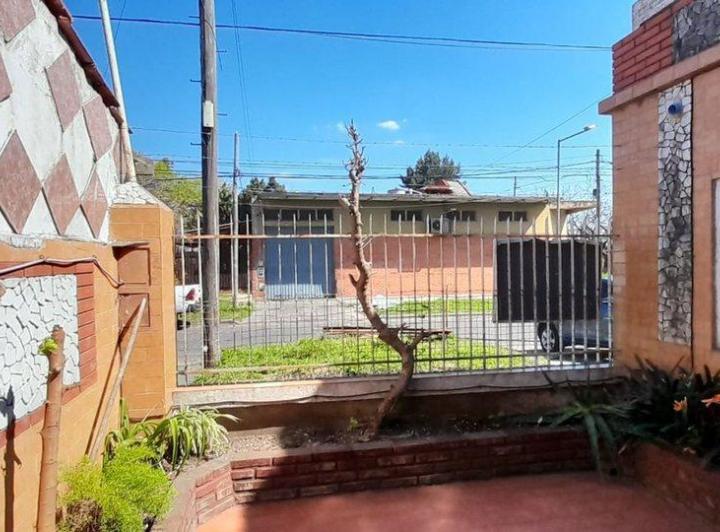 Casa · 160m² · 5 Ambientes · 1 Cochera