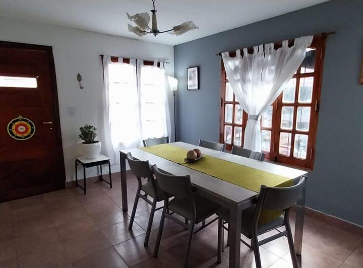 Casa · 204m² · 4 Ambientes · 2 Cocheras