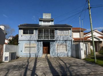 PH · 95m² · 4 Ambientes · 1 Cochera · PH 4 Ambientes Cerca del Mar en Punta Mogotes