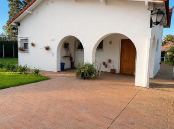 Casa · 180m² · 5 Ambientes · 1 Cochera · Casa en Venta Moreno 5 Ambientes Sobre Lote 1200 m