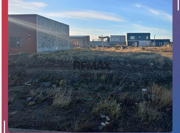 Terreno · 240m²