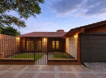 Casa · 190m² · 7 Ambientes · 2 Cocheras · Oportunidad en Maipú. Hermosa Casa en Venta