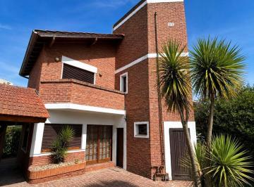 Casa · 130m² · 3 Ambientes · 2 Cocheras · Casa en Venta Country Club Banco Provincia 3 Ambientes con Pileta