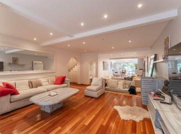 Casa · 400m² · 5 Ambientes · 2 Cocheras · Venta Casa 5 Ambientes Acasusso Pileta Quncho