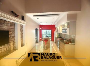 Casa · 174m² · 5 Ambientes · 2 Cocheras · Casa en Ciudad Evita - 4 Dorm.