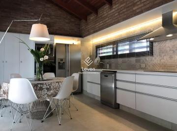 Casa · 171m² · 10 Ambientes · 4 Cocheras · Casa 4 Dorm. Barrio Urca
