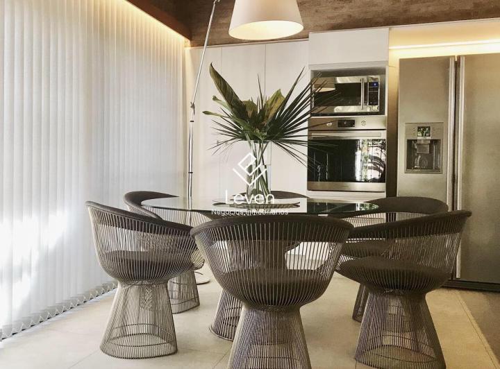 Casa · 171m² · 10 Ambientes · 4 Cocheras