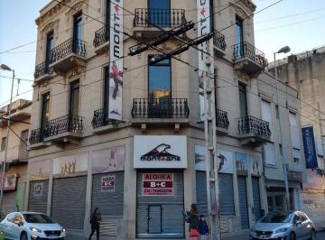 Local comercial de 4 ambientes, Córdoba · Importante Local - Imponente Fachada y Estado de Conservacion - con Renta