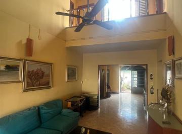 Casa · 164m² · 7 Ambientes · 1 Cochera · Casa en Venta en Rojas