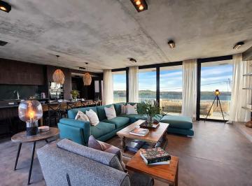 Casa · 31m² · 3 Ambientes · 1 Cochera · Casa Frente Al Mar en La Juanita | 3 Suites | Piscina Climatizada | José Ignacio