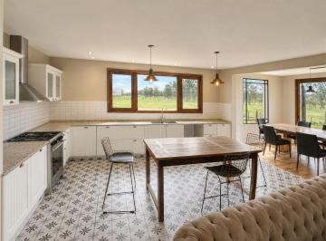 Casa · 180m² · 4 Ambientes · 1 Cochera · Casa en Alquiler Haras del Sur III Barrio Los Robles
