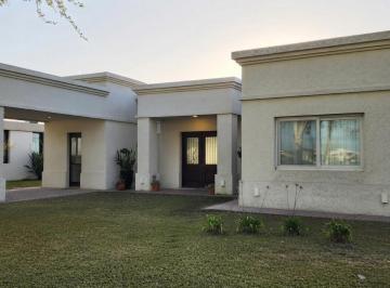 Casa · 200m² · 4 Ambientes · 1 Cochera · Casa en Alquiler Haras del Sur III Barrio Las Araucarias
