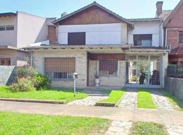 Casa de 6 ambientes, Hurlingham · Casa de 500 m² con 3/4 Dorm. en Venta en Hurlingham