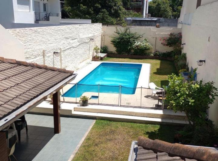 Casa · 260m² · 6 Ambientes · 1 Cochera
