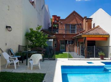 Casa · 260m² · 6 Ambientes · 1 Cochera · Venta - Villa Urquiza - 5 Ambientes - Jardin - Piscina