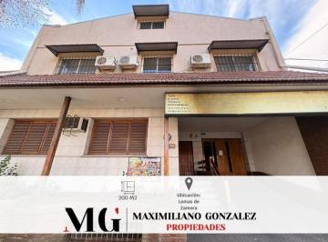 Local comercial · 200m² · 3 Ambientes · 1 Cochera · Local Alquiler - Lomas de Zamora