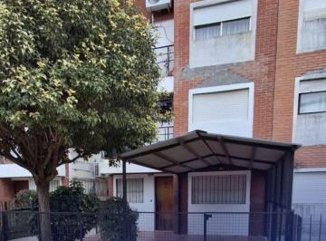 Departamento de 3 ambientes, La Plata · Alquiler Departamento Dos Dorm. con Patio y Cochera, Los Hornos