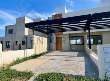 Casa · 105m² · 4 Ambientes · 1 Cochera · Duplex en Venta Docta Boulevard
