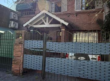 Casa de 4 ambientes, Vicente López · En Excelente Ubicacion, Duplex de 3 Dorm. (Suite) y Amplio Patio