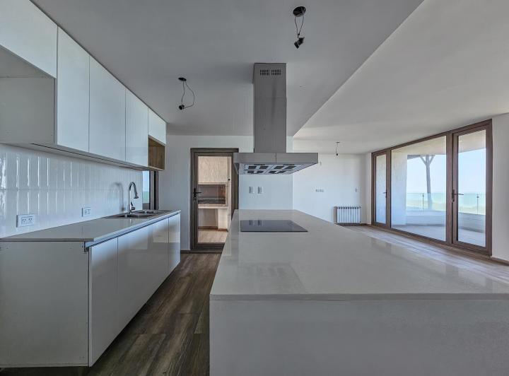 Departamento · 140m² · 5 Ambientes · 1 Cochera
