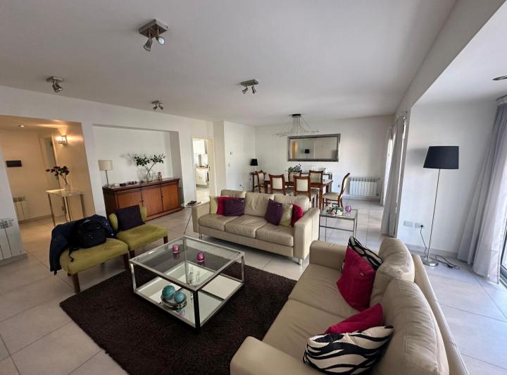 Departamento · 180m² · 4 Ambientes · 1 Cochera