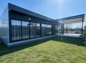 Casa · 115m² · 2 Ambientes · 2 Cocheras · Venta de Casa con Financiación en Suelos de Tropero Maipu