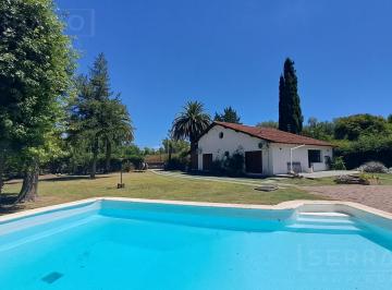 Casa · 205m² · 5 Ambientes · 2 Cocheras · Venta Casa 5 Amb Remodelada con Pileta Lote de 1802 m² Apto Crédito El Remanso