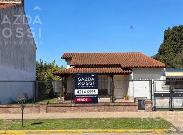 Casa · 187m² · 3 Ambientes · 2 Cocheras · Casa en Venta Adrogue