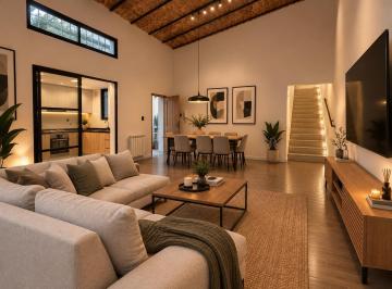 Casa · 82m² · 6 Ambientes · Casa de 2 Dorm. con Parillero y Terraza Privada