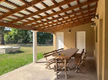 Casa · 2000m² · 3 Ambientes · 2 Cocheras · Casa en Venta 3 Ambientes con Pileta Parque Sakura Exaltacion de La Cruz