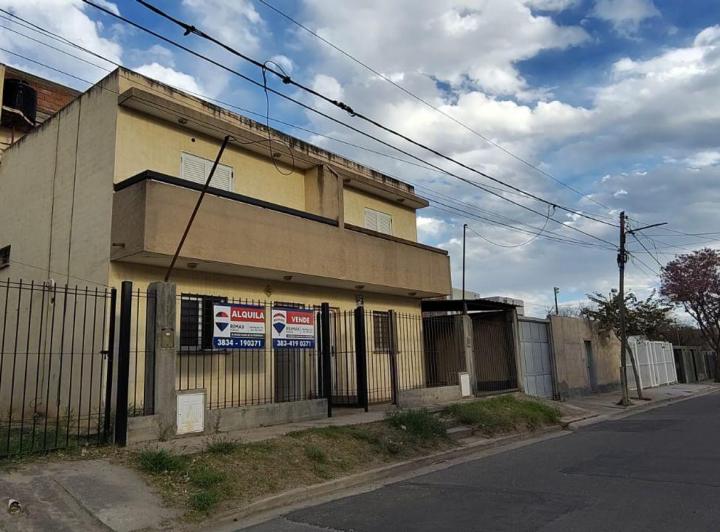 Casa · 100m² · 4 Ambientes · 2 Cocheras