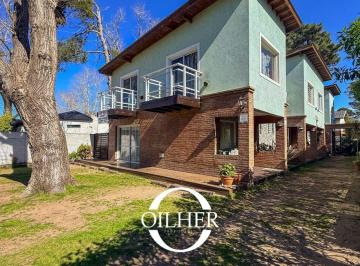 Casa de 3 ambientes, Villa Gesell · Venta Dúplex 3 Ambientes con Gas Natural y Estacionamiento Propio!