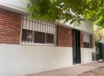 Casa · 113m² · 5 Ambientes · 2 Cocheras · Casa en Alquiler Gonnet