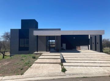Casa · 220m² · 6 Ambientes · 2 Cocheras · Las Cañitas Barrio Privado - Casa