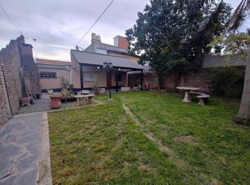 PH · 109m² · 5 Ambientes · 1 Cochera · Casa en Alquilar en G. de Laferrere