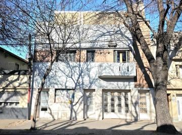 Casa · 121m² · 3 Ambientes · 1 Cochera · Venta Casa de 2 Dorm. y Cochera en Abasto