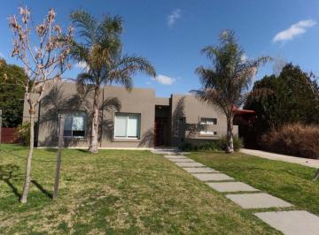 Casa · 127m² · 4 Ambientes · 1 Cochera · Venta Oportunidad Casa en Santa Teresa!apto Credito