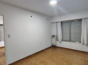 Departamento de 3 ambientes, Tandil · Dos Dorm. con Patio, a La Calle y Semicentrico Tandil