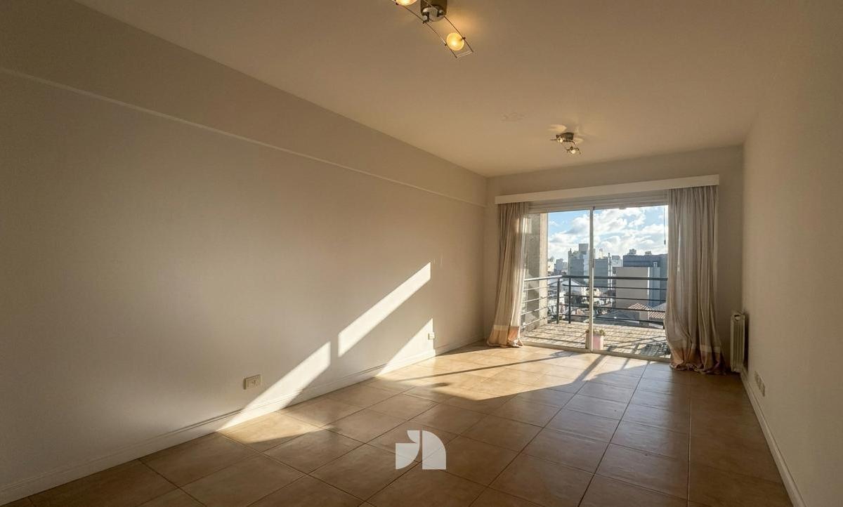 Depto 3 amb, 68m² con balcón terraza y cochera — Chauvín