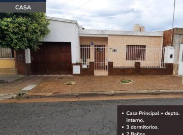 Casa · 140m² · 4 Ambientes · 1 Cochera · Casa de 2 Dorm. en San Martin 361 Rebajado